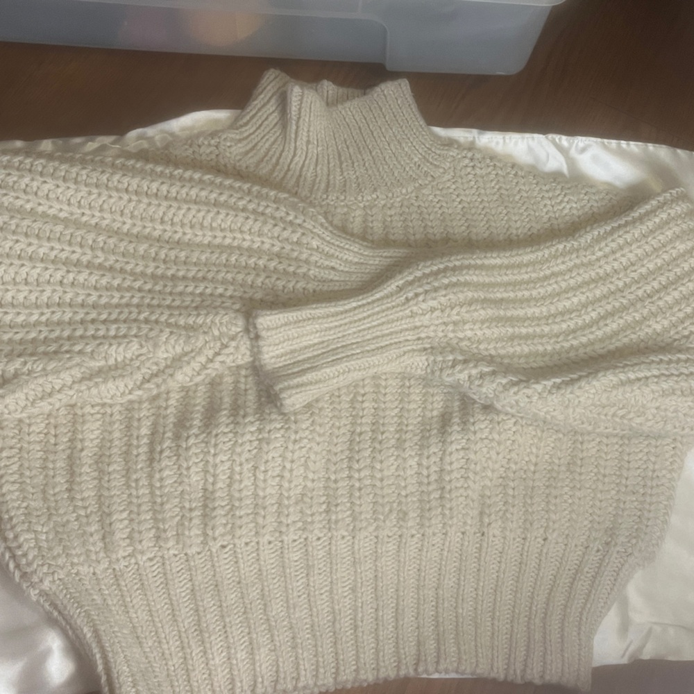 H&M Cream Ribbed Knit Sweater